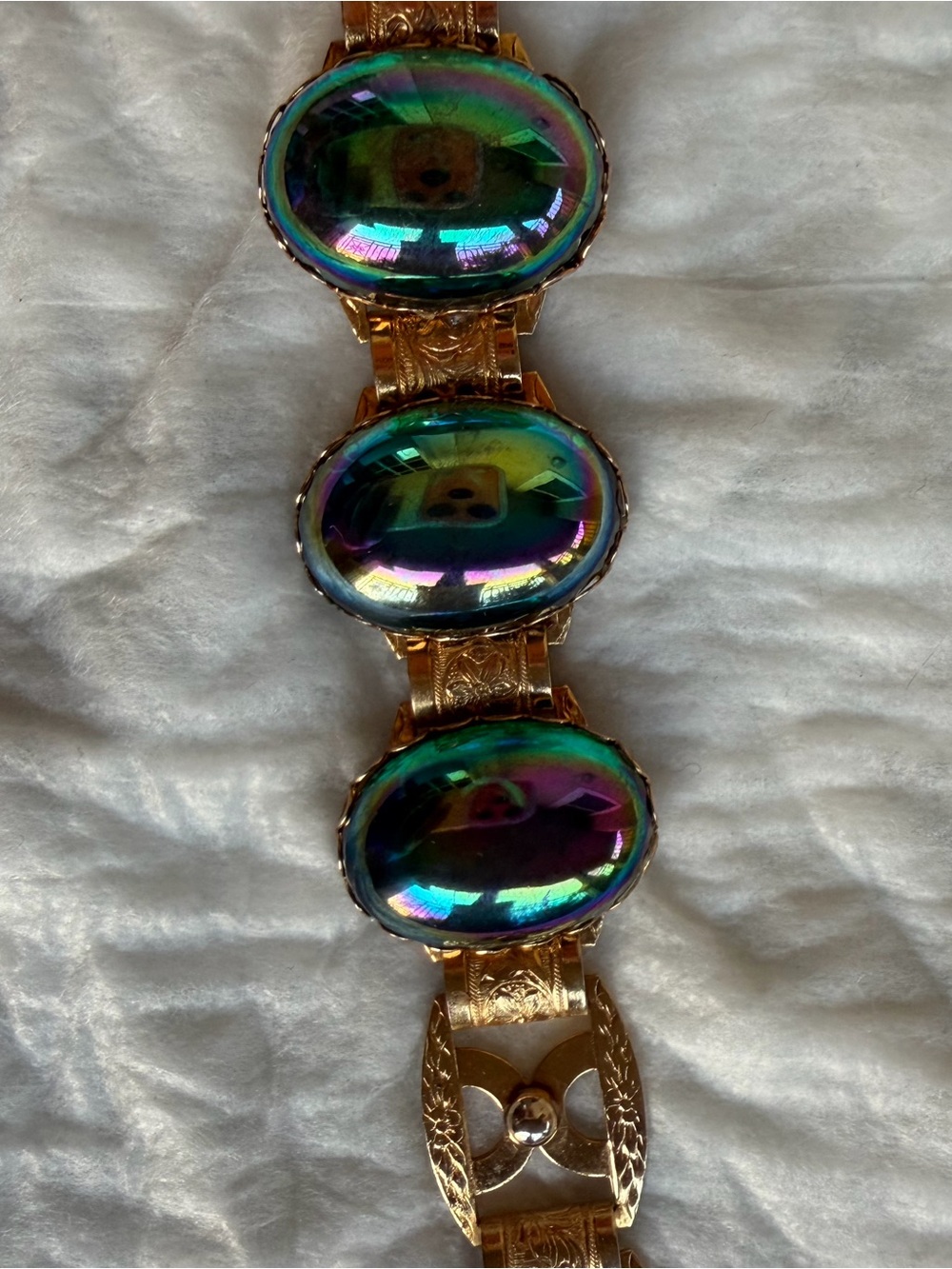 Vintage Goldtone Bracelet Iridescent dragon’s breath-like bluish green cabochon